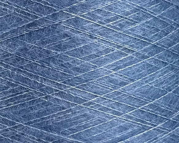 Manifattura Sesia Art. Vivienne 850 m / 100 g – Garn aus Kid Mohair und Maulbeerseide col. Denimblau 1765